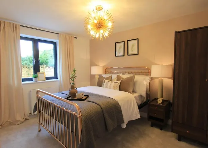 Cabot Mews Apartment 3